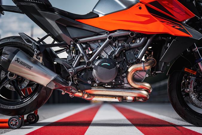 2025 KTM 1390 SUPER DUKE GT